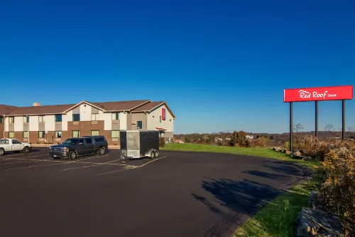 Red Roof Inn Greensburg Exterior Photos