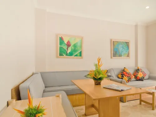Hawaii Resort Family Suites Photos