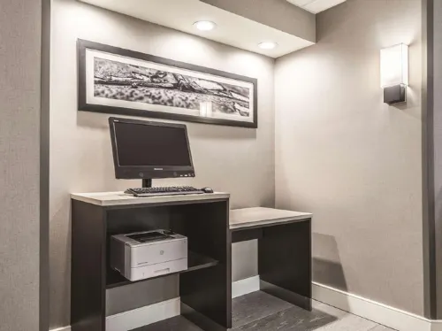La Quinta Inn & Suites by Wyndham Orlando Lake Mary Photos