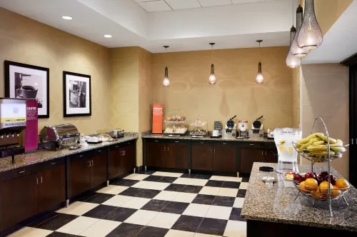 Hampton Inn & Suites Chicago/Mt. Prospect Dining Photos