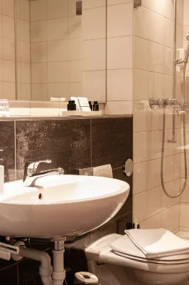 Royal Hotel - Urban Living Photos