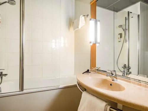 Hotel Ibis Milano Ca' Granda Phòng Photos