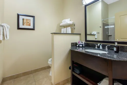 The Oaks Hotel & Suites Kamar Photos