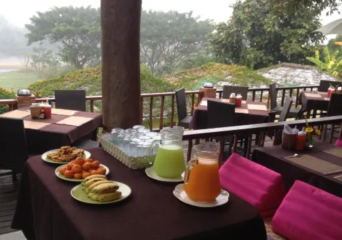 Him Naam Pai Resort Restauration Photos