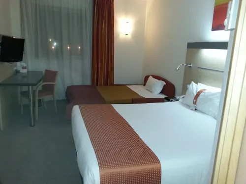 Holiday Inn Express Vitoria Rooms Photos