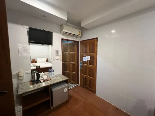 Patong Dynasty Royal Hotel Zimmer Photos