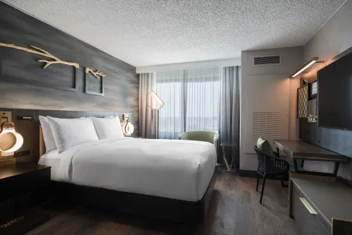 Renaissance Chicago North Shore Hotel Rooms Photos