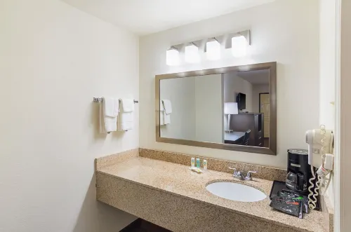 Quality Inn Amarillo I-40 East Photos