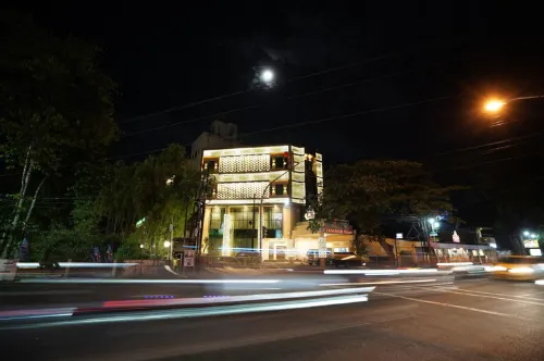 Hotel Indah Palace Solo Eksterior Photos