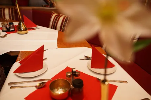 Hotel Villa Oriental & Restaurant Restauration Photos