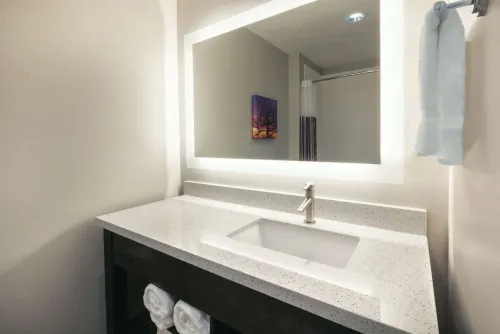 La Quinta Inn & Suites by Wyndham Marysville Photos