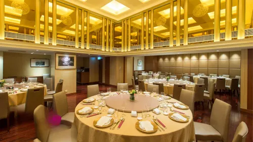 Wharney Hotel Dining Photos