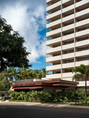 The Ambassador Hotel of Waikiki, Tapestry Collection by Hilton Rooms Photos