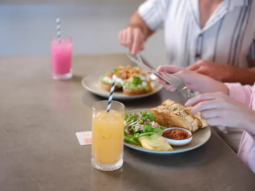 The Marina Hotel - Mindarie Mahlzeiten Photos