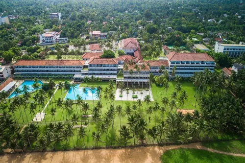 The Blue Water - Geoffrey Bawa Heritage - City Resort Hotel Ulkopuoli Photos
