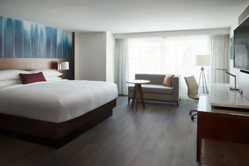 Toronto Marriott City Centre Hotel Rooms Photos
