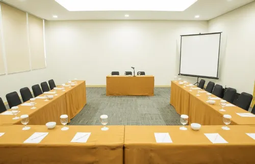 Lemo Hotel Serpong Business Photos