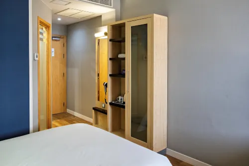 Holiday Inn Express Malaga Airport Zimmer Photos