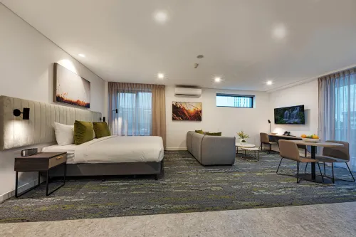 Littomore Suites Kingswood الغرف Photos