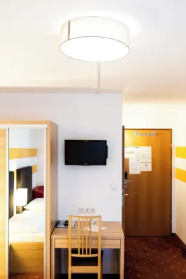 Lenas Donau Hotel Rum Photos
