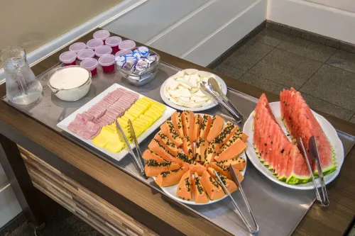 Hotel Dan Inn Sorocaba - by Nacional Inn Spisning Photos