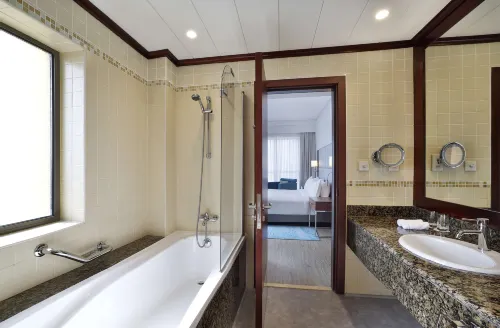 Hilton Dubai the Walk Rooms Photos
