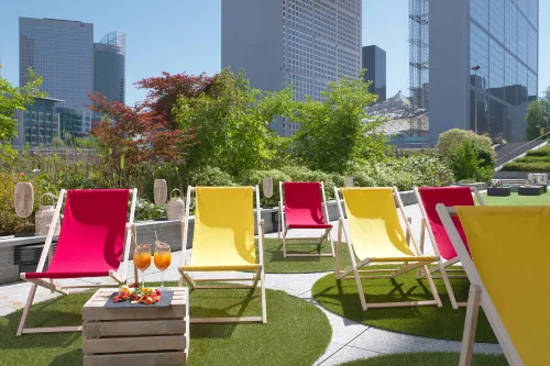 Hôtel Renaissance Paris La Défense Espaces publics Photos