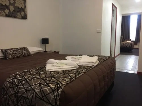 The Esplanade Motel Photos