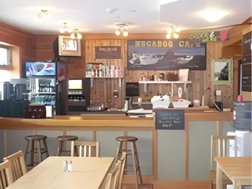 Basecamp Lodge Golden Leisure & Recreation Photos