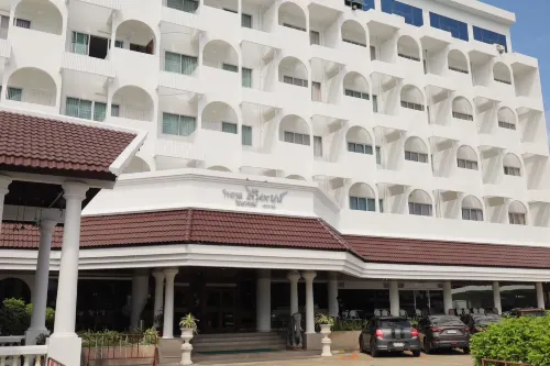 Tanyong Hotel Kamar Photos