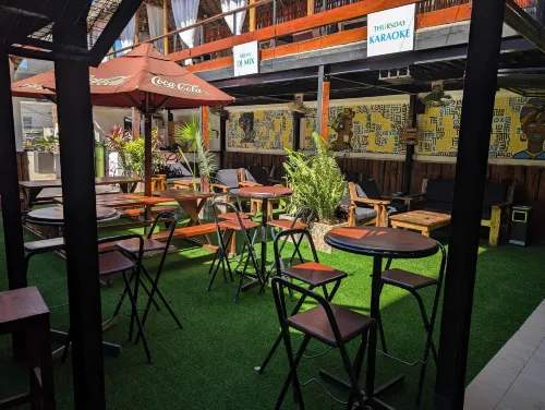 Q-Bar & Guesthouse Public Areas Photos