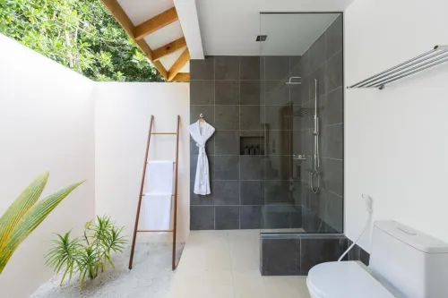Vilamendhoo Island Resort & Spa Photos