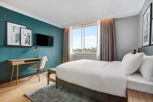 Radisson Hotel and Conf Centre London Heathrow Rooms Photos