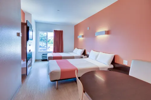 Motel 6 Roanoke, TX - Northlake - Speedway Zimmer Photos