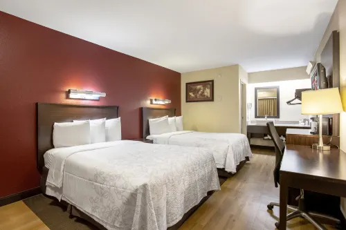 Red Roof Plus+ Washington DC - Manassas Rooms Photos