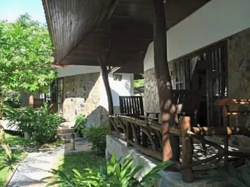 Salad Beach Resort Exterior Photos