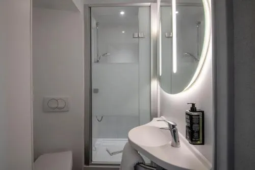 Hôtel ibis budget Nice Aéroport Promenade des Anglais Chambres Photos