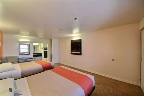 Motel 6 Edinburg, TX Rooms Photos