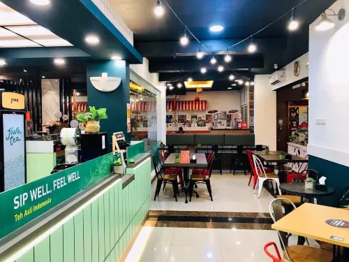 Avira Hotel Makassar Dining Photos