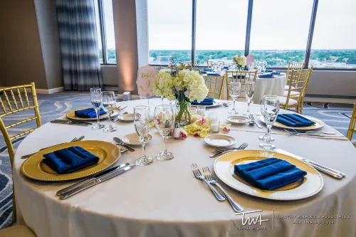 DoubleTree by Hilton Chicago - North Shore Conference Center تناول الطعام Photos