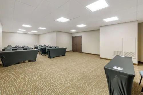 Best Western Naples Plaza Hotel Business Facilities Photos