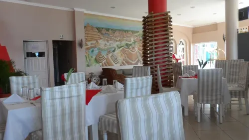Ramada by Wyndham Tikal Isla de Flores Dining Photos