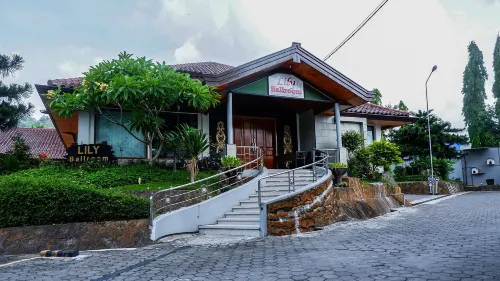 Front One Resort Magelang Fasilitas Bisnis Photos