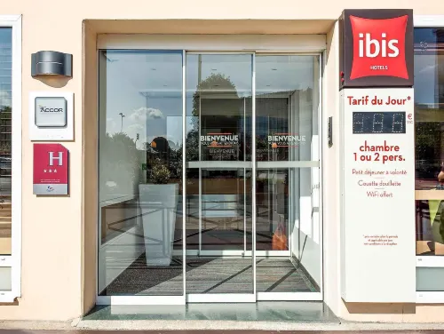 Hotel ibis Poissy. Extérieur Photos