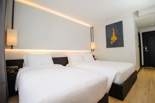 GLOW PARK HOTEL Grand Royal Palace Rooms Photos