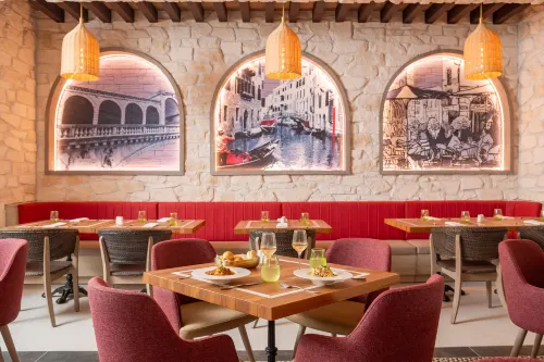 Adults Only, Royalton Chic Antigua Restauration Photos