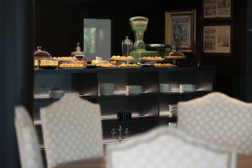 The Aries Hotel Makanan Photos