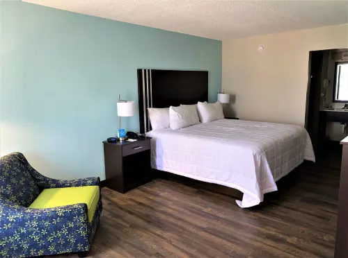 Days Inn by Wyndham Goldsboro Rooms Photos