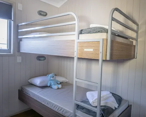 Nobby Beach Holiday Village Kamar Photos