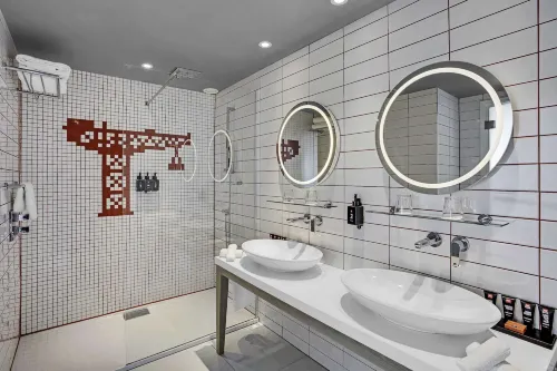 Radisson Red Glasgow Photos